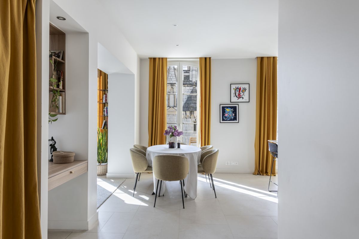 Residential interior by LIS STUDIO Nice